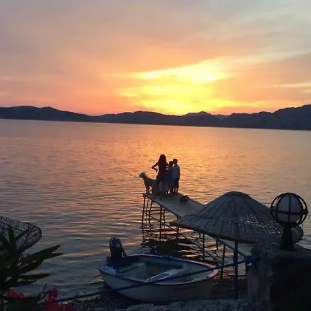 Konukevi Mavi Akvaryum Pension Söğüt